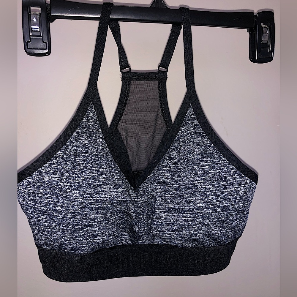 Victoria’s Secret pink ultimate lightly lined sports bra
